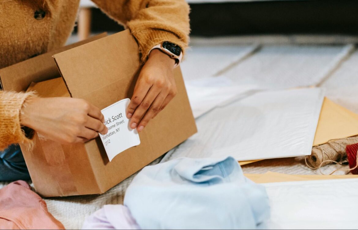 Family Parcel to Uzbekistan: What to Bring from America to Relatives in 2025