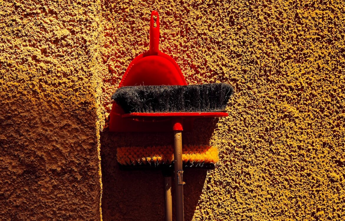 Choosing the Right Home Cleaning Tools for Modern Lifestyles